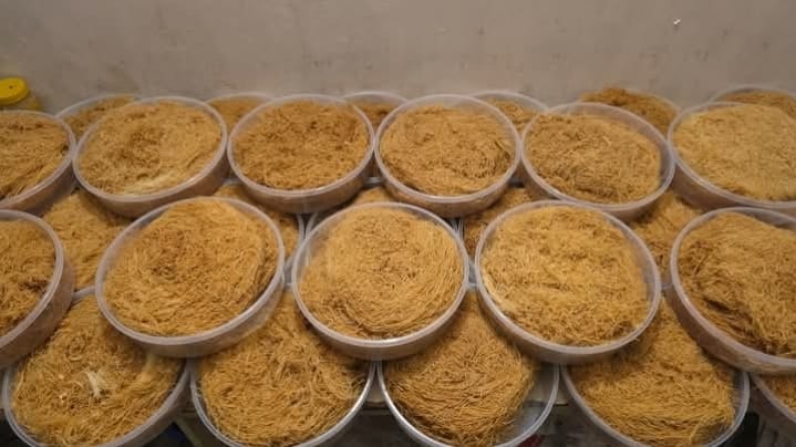 ঘিয়ে ভাজা লাচ্ছা সেমাই অফারে সাথে ঘি ফ্রি